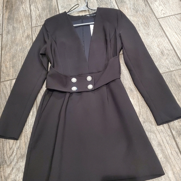 Black dress - Picture 8 of 10